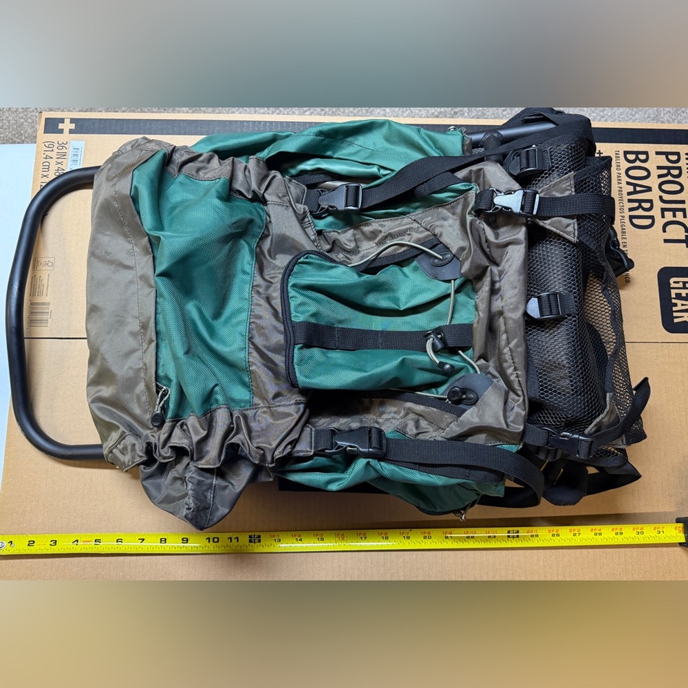 Mountainsmith Vintage Green and Brown Hiking Backpack with External Frame - Picture 10 of 12